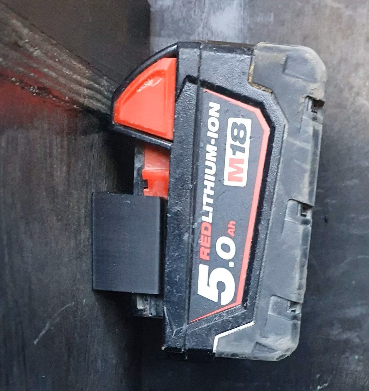 Milwaukee M18 veggfeste